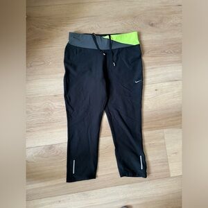 Nike dri-fit cropped leggings black